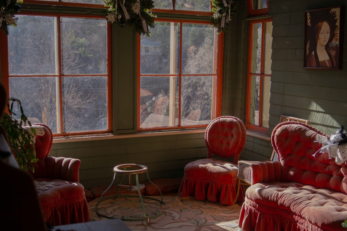 Burgundy is dé interieurkleur van 2026